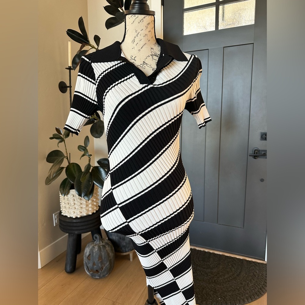Urban Revivo Striped knitted asymmetrical dress -